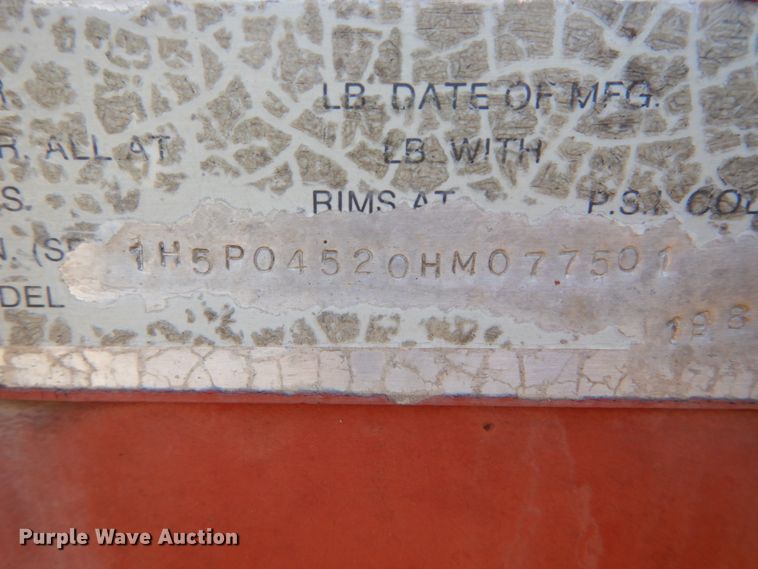 image for item GR9775 1987 Fruehauf drop deck trailer