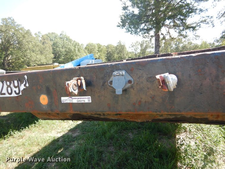 image for item GR9776 1986 Hobbs flatbed trailer