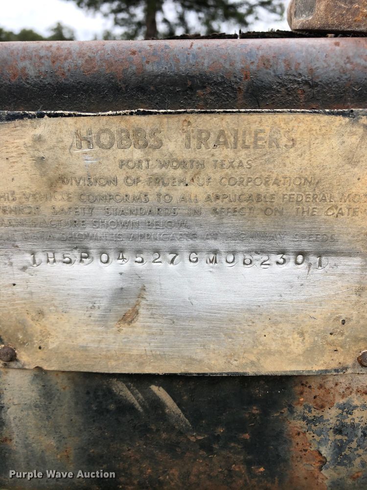 image for item GR9776 1986 Hobbs flatbed trailer