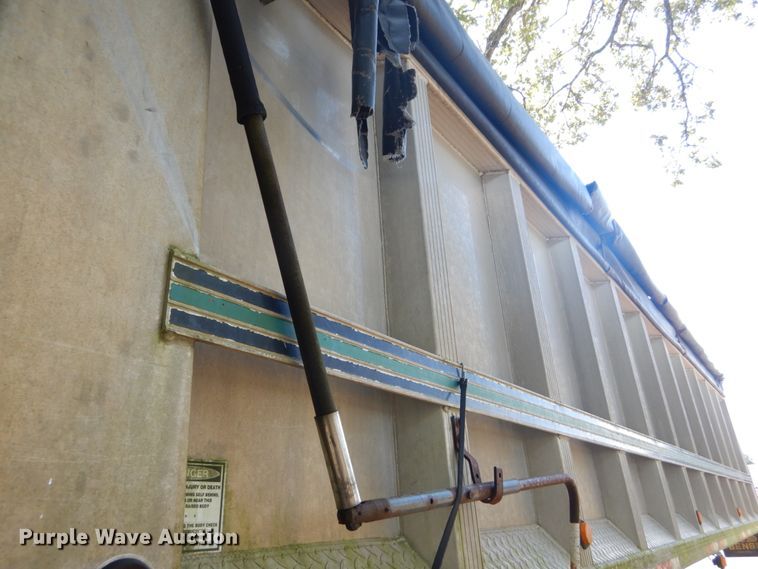 image for item GR9778 1995 Benson Truck Bodies A30666S50 end dump trailer