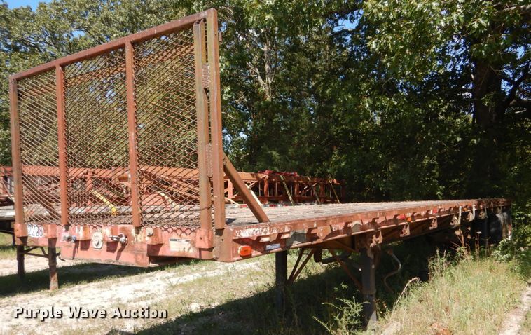 image for item GR9780 1983 Dorsey flatbed trailer