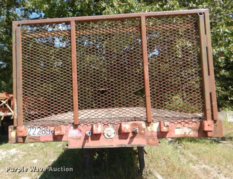 image for item GR9780 1983 Dorsey flatbed trailer