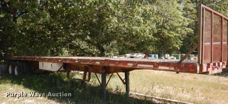 image for item GR9780 1983 Dorsey flatbed trailer