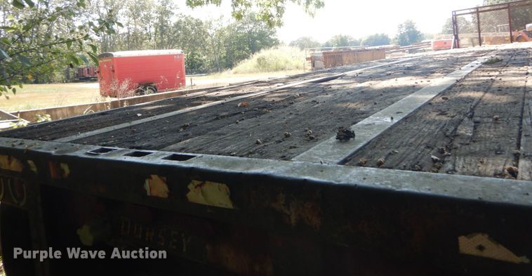 image for item GR9780 1983 Dorsey flatbed trailer