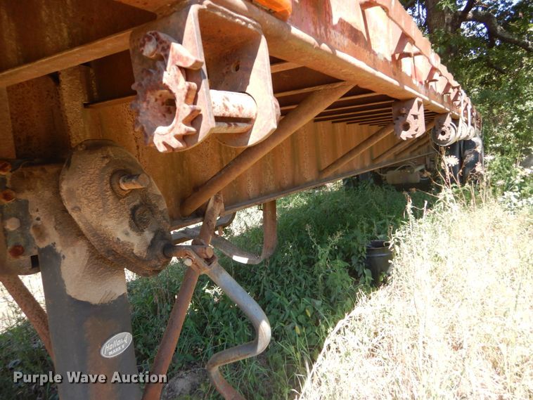 image for item GR9780 1983 Dorsey flatbed trailer