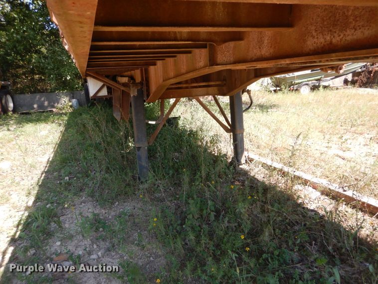 image for item GR9780 1983 Dorsey flatbed trailer