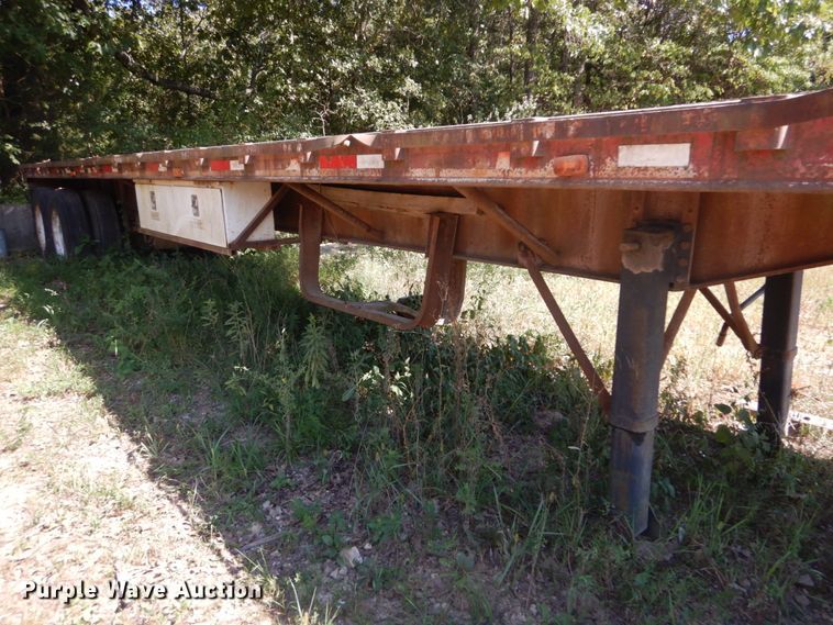image for item GR9780 1983 Dorsey flatbed trailer