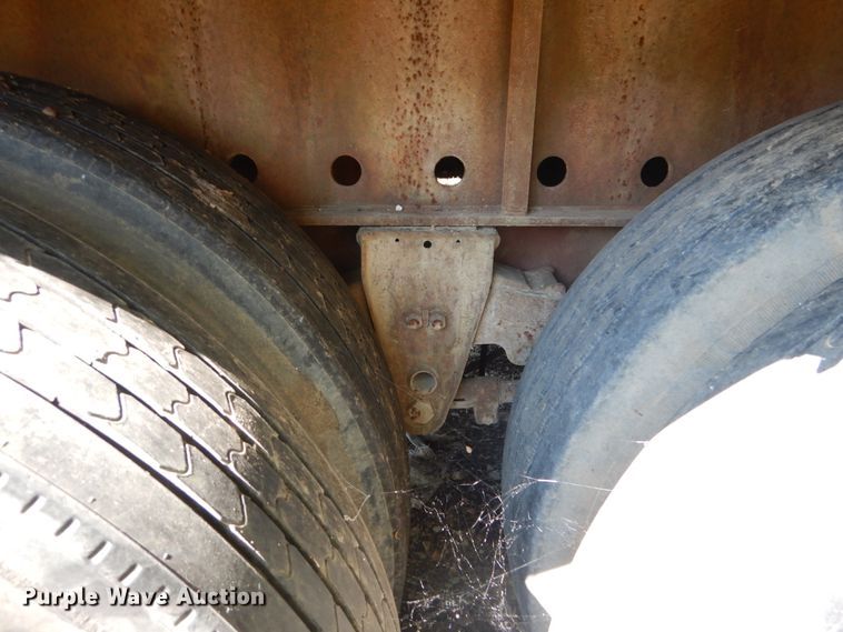 image for item GR9780 1983 Dorsey flatbed trailer