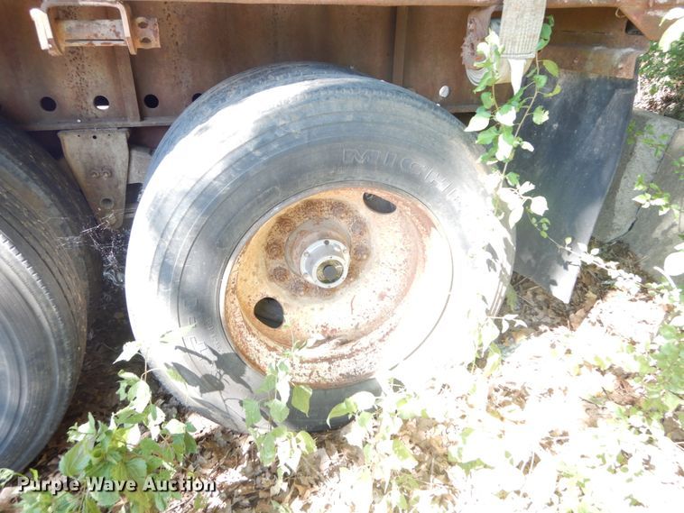 image for item GR9780 1983 Dorsey flatbed trailer