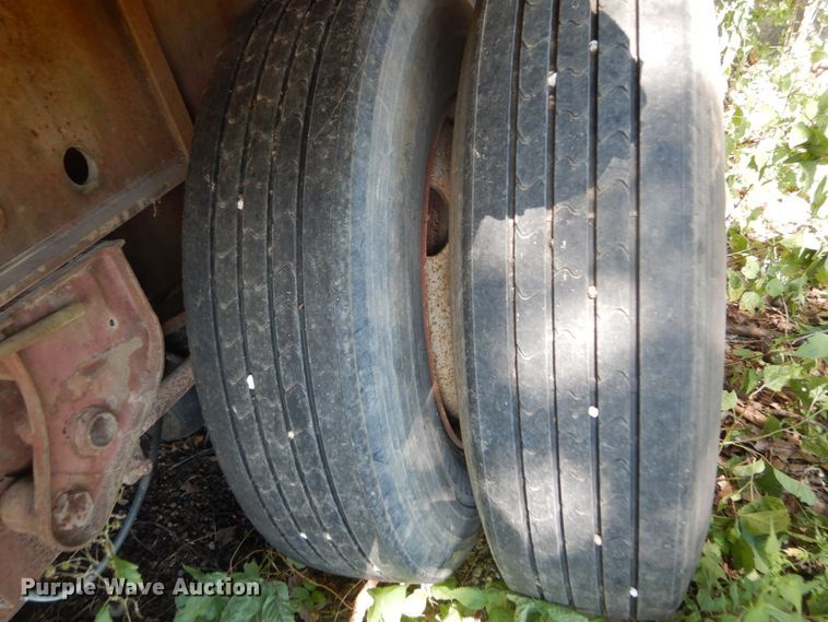 image for item GR9780 1983 Dorsey flatbed trailer