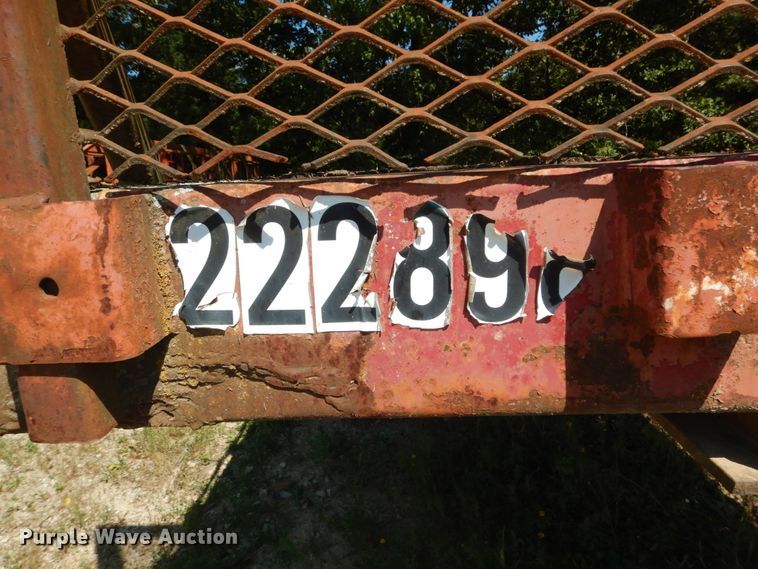 image for item GR9780 1983 Dorsey flatbed trailer