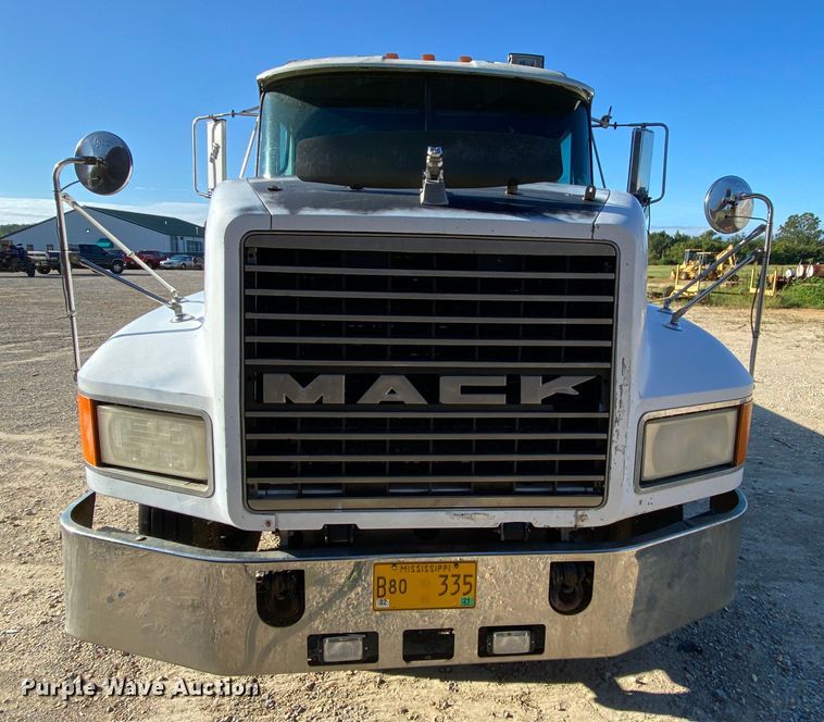 image for item HA9593 1994 Mack CH613  flatbed truck