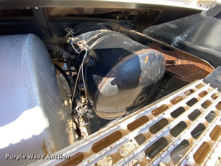 image for item HA9593 1994 Mack CH613  flatbed truck