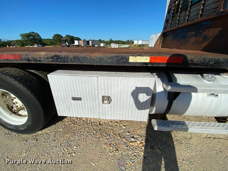 image for item HA9593 1994 Mack CH613  flatbed truck