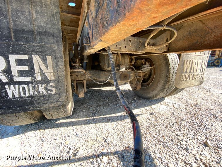 image for item HA9593 1994 Mack CH613  flatbed truck