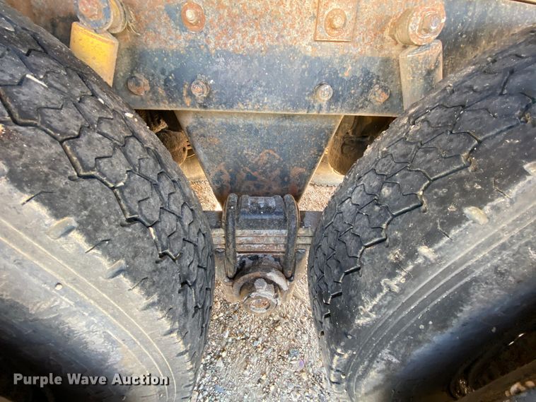 image for item HA9593 1994 Mack CH613  flatbed truck