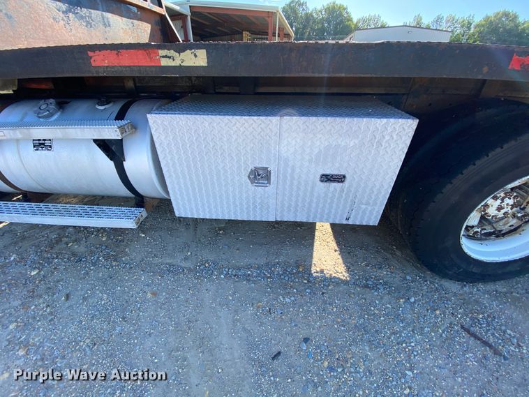 image for item HA9593 1994 Mack CH613  flatbed truck