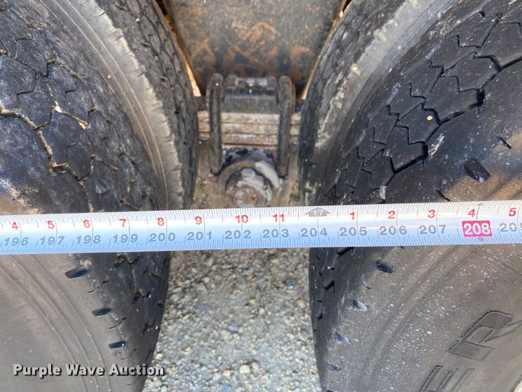 image for item HA9593 1994 Mack CH613  flatbed truck