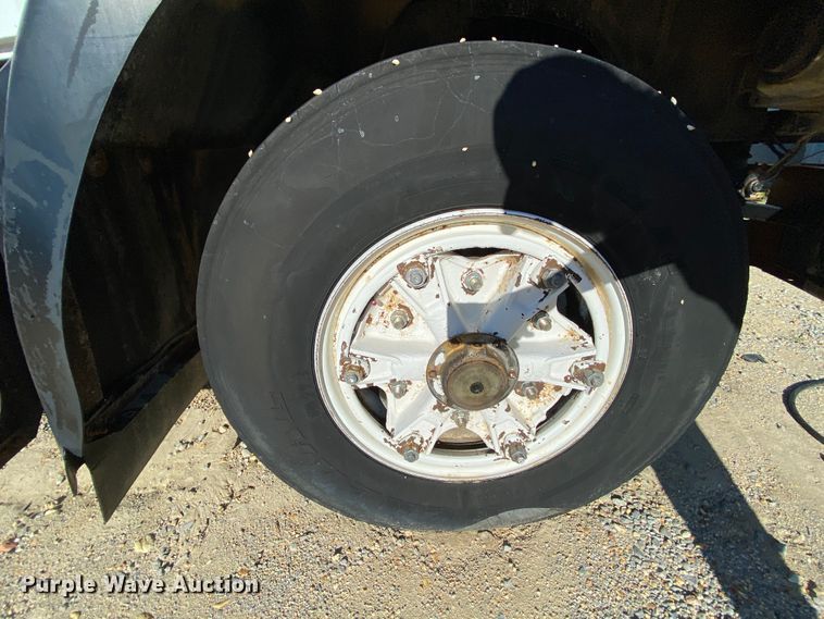 image for item HA9593 1994 Mack CH613  flatbed truck