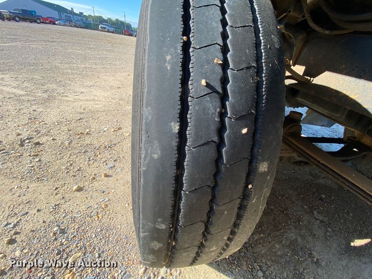 image for item HA9593 1994 Mack CH613  flatbed truck