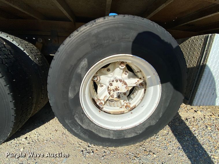 image for item HA9593 1994 Mack CH613  flatbed truck