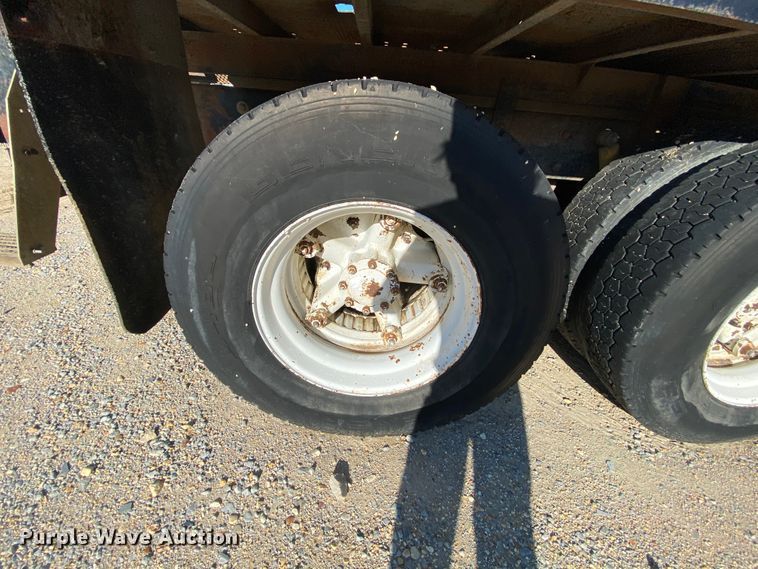 image for item HA9593 1994 Mack CH613  flatbed truck