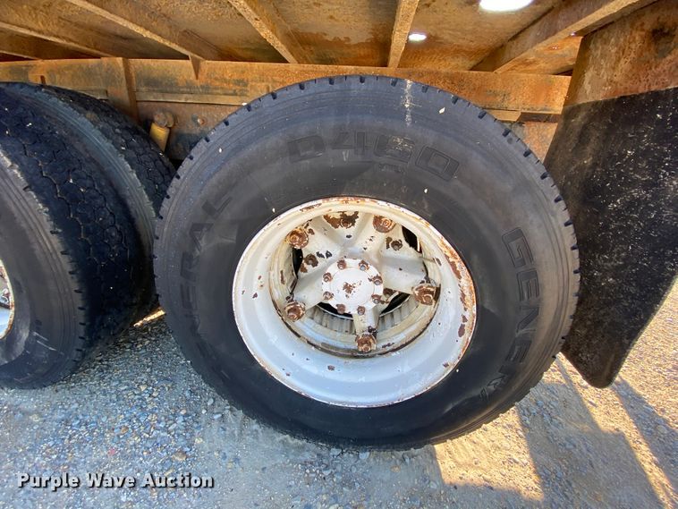 image for item HA9593 1994 Mack CH613  flatbed truck