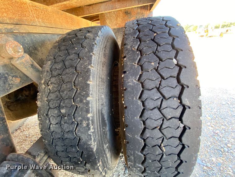 image for item HA9593 1994 Mack CH613  flatbed truck