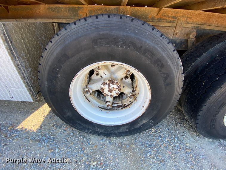 image for item HA9593 1994 Mack CH613  flatbed truck