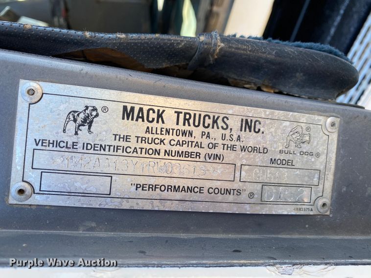 image for item HA9593 1994 Mack CH613  flatbed truck