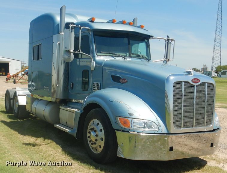 image for item HB9013 2007 Peterbilt 386  semi truck