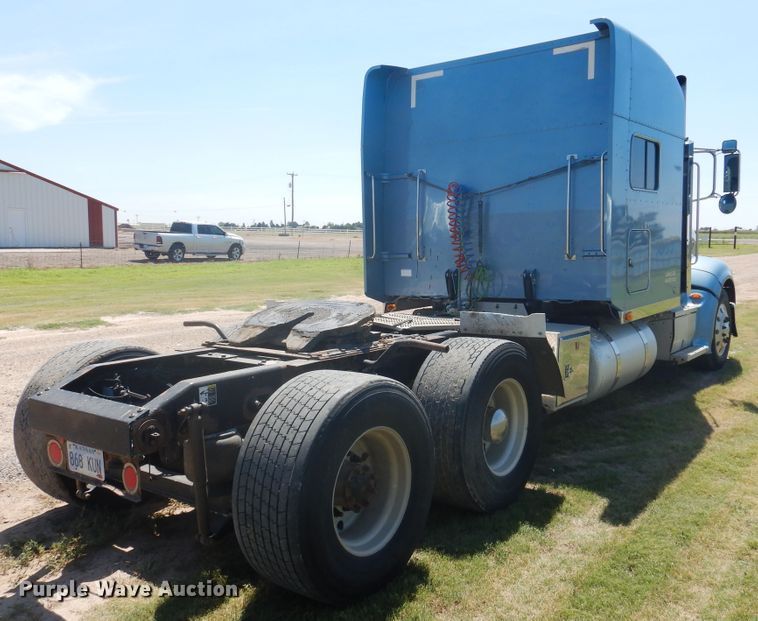 image for item HB9013 2007 Peterbilt 386  semi truck