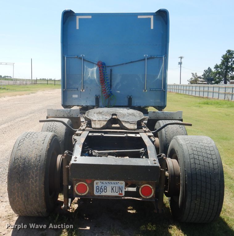 image for item HB9013 2007 Peterbilt 386  semi truck