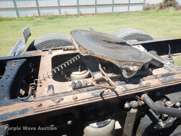 image for item HB9013 2007 Peterbilt 386  semi truck