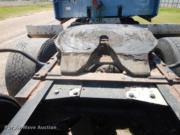 image for item HB9013 2007 Peterbilt 386  semi truck