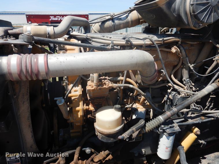 image for item HB9013 2007 Peterbilt 386  semi truck