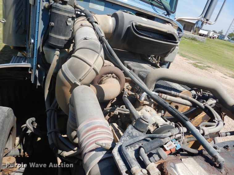 image for item HB9013 2007 Peterbilt 386  semi truck