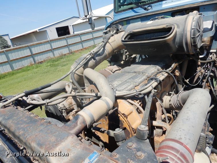 image for item HB9013 2007 Peterbilt 386  semi truck