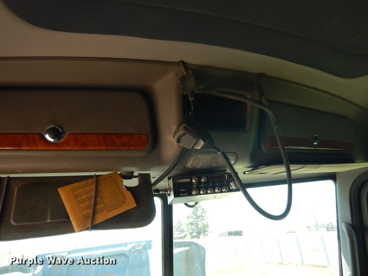 image for item HB9013 2007 Peterbilt 386  semi truck