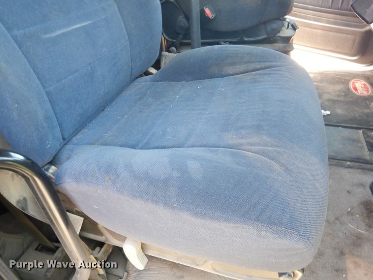 image for item HB9013 2007 Peterbilt 386  semi truck