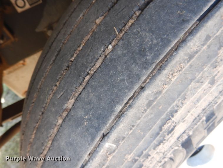 image for item HB9013 2007 Peterbilt 386  semi truck