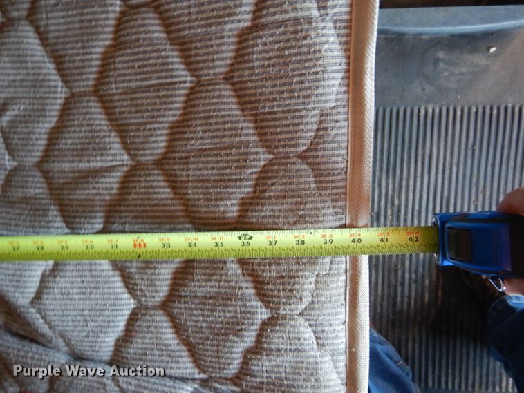 image for item HC9095 2005 Freightliner Columbia 120  semi truck