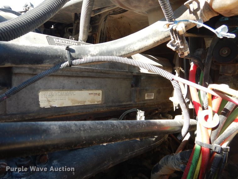 image for item HC9095 2005 Freightliner Columbia 120  semi truck