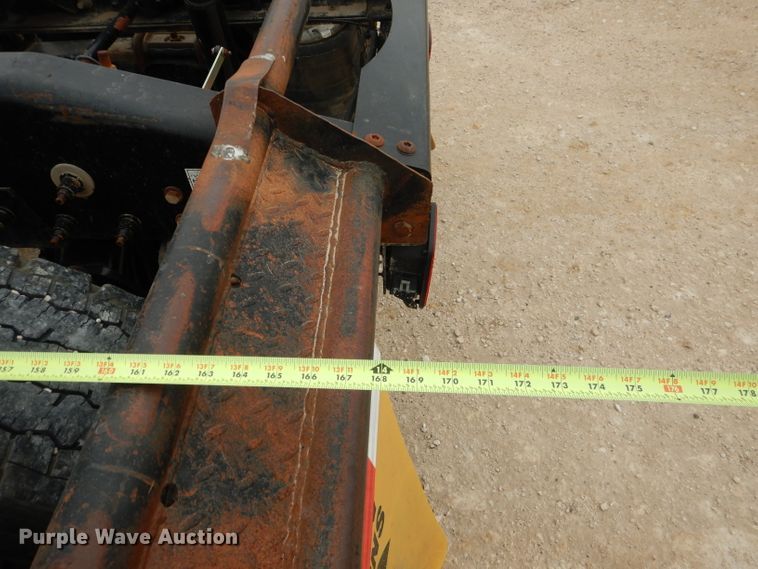 image for item HC9103 2010 Peterbilt 365  semi truck