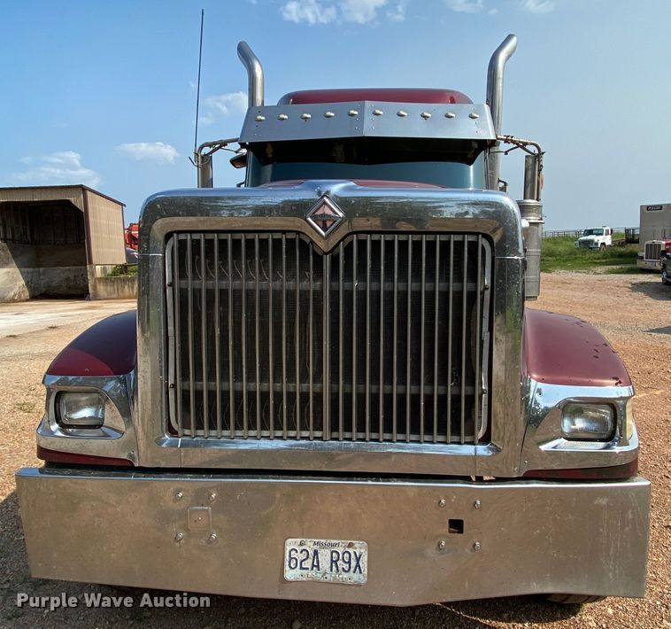 image for item HE9750 2007 International 9900ix  semi truck