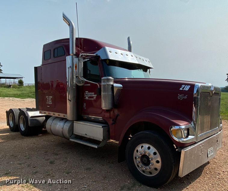 image for item HE9750 2007 International 9900ix  semi truck