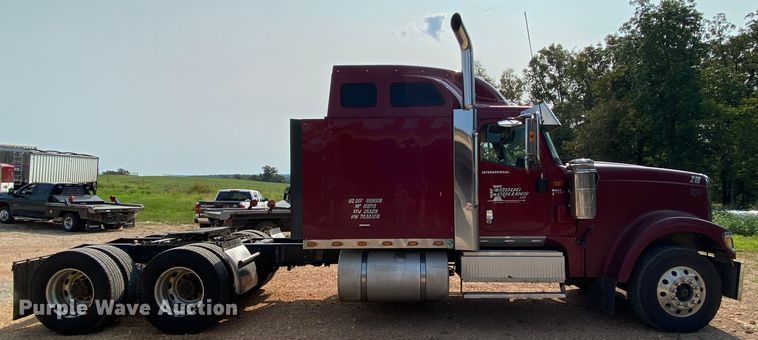 image for item HE9750 2007 International 9900ix  semi truck