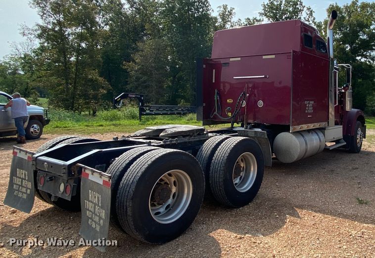 image for item HE9750 2007 International 9900ix  semi truck