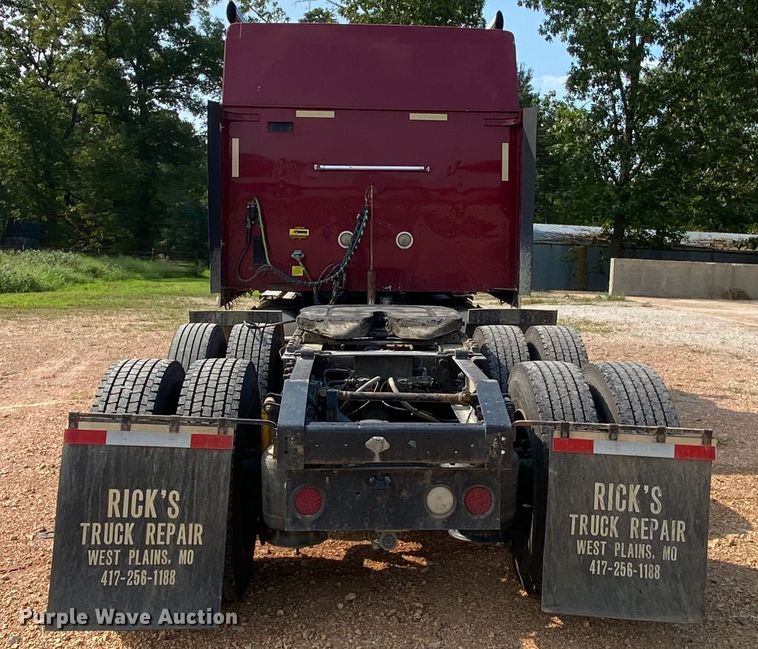 image for item HE9750 2007 International 9900ix  semi truck