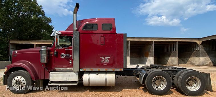 image for item HE9750 2007 International 9900ix  semi truck